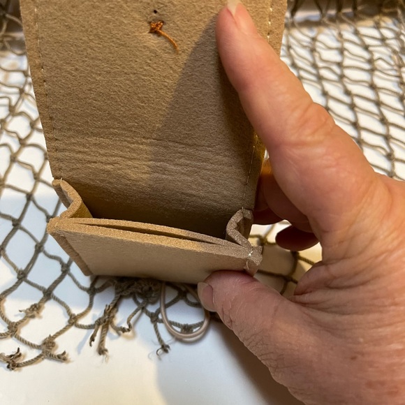 New Young Living Exclusive Member Button Oil Pouch Case for Essential Oil Bottle - Picture 2 of 5